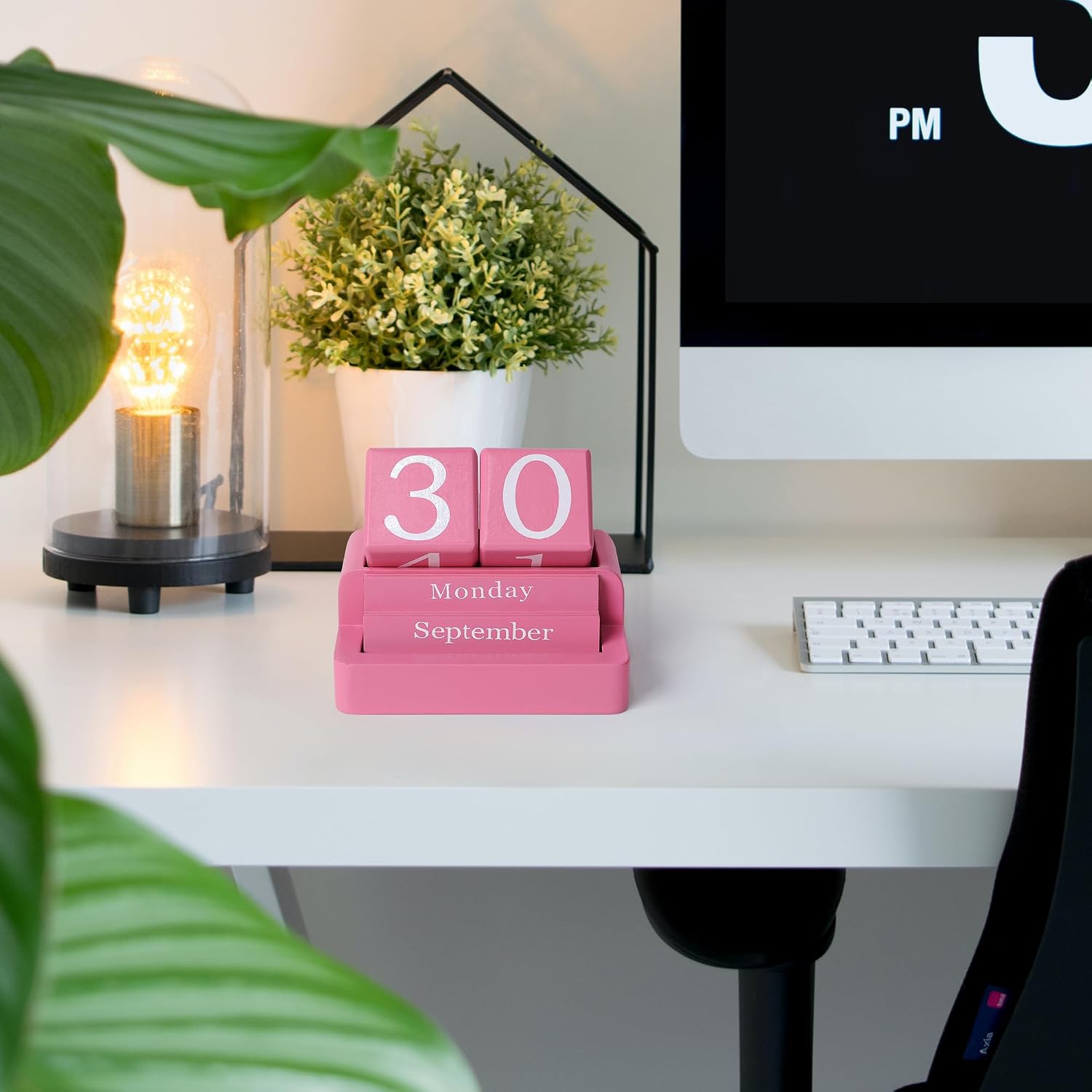 Chic Wooden Block Calendar